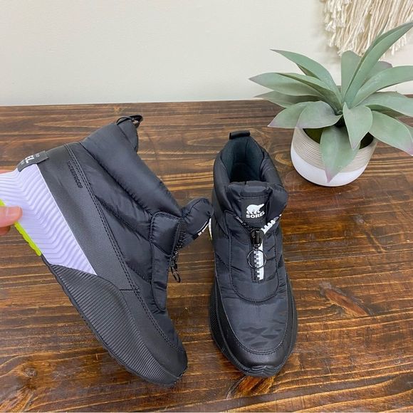 Sorel Out N About III Waterproof Puffy Zip Boots 9 NWT - Picture 11 of 11